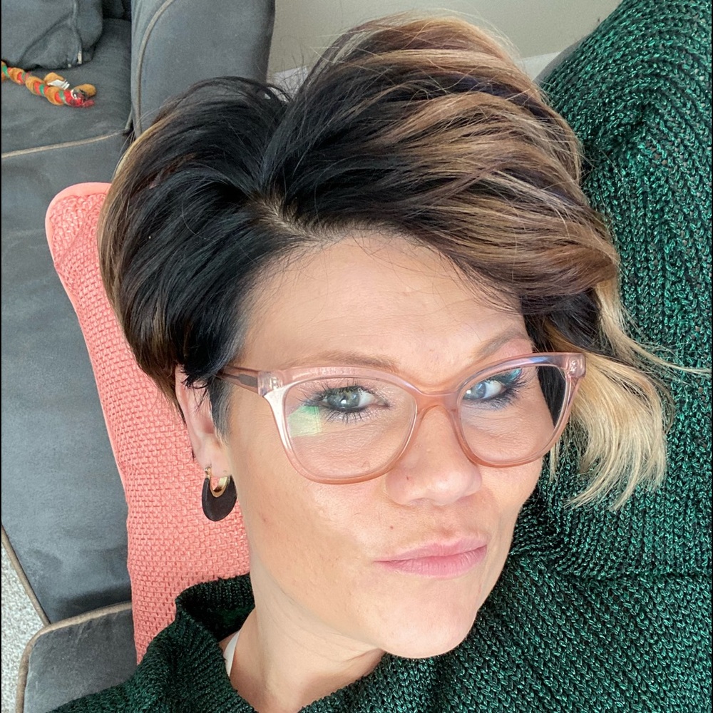 Meet your Posher, Casondra